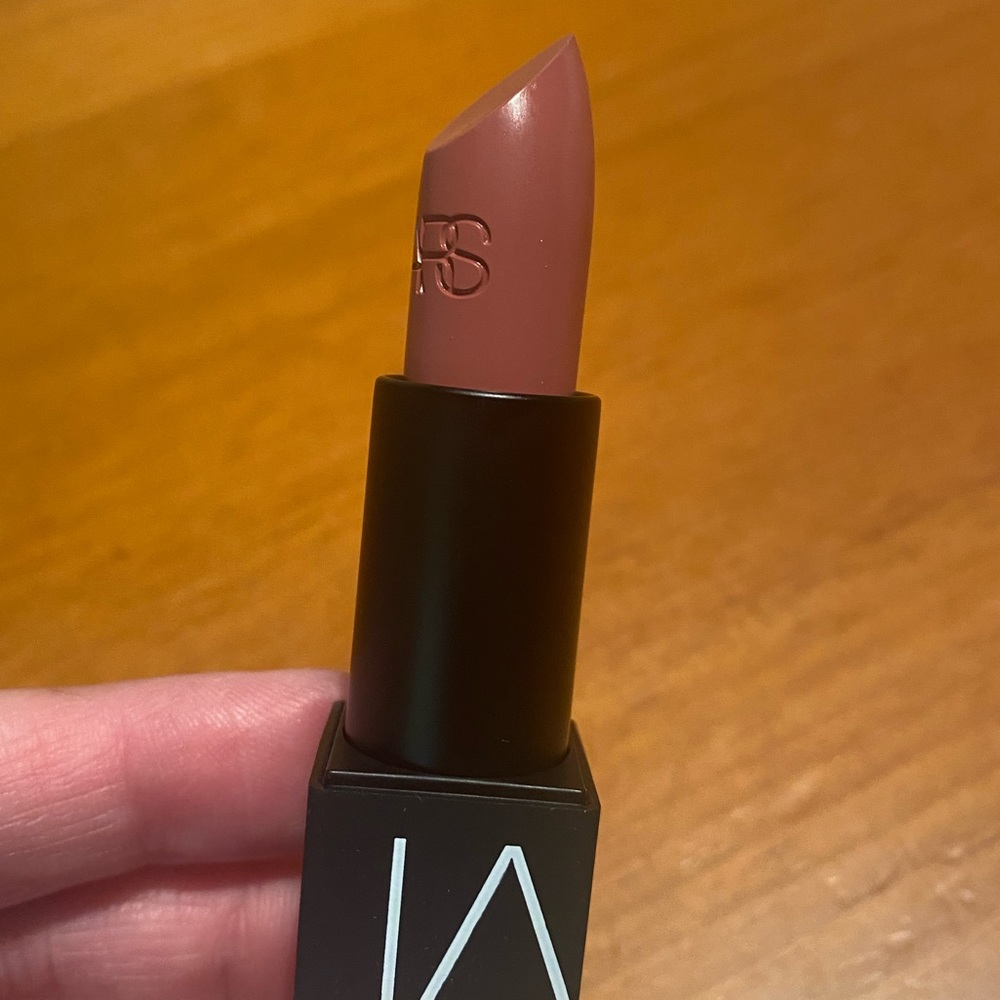 NARS Lipstick Dolce Vita 👄 - Picture 8 of 16